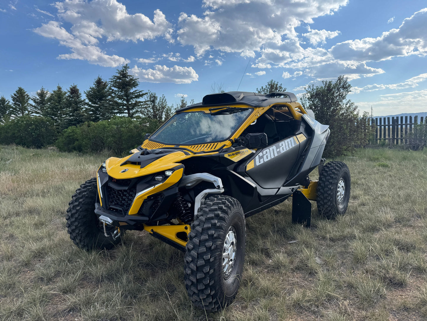 Can-Am Maverick R Vented Glass Windshield