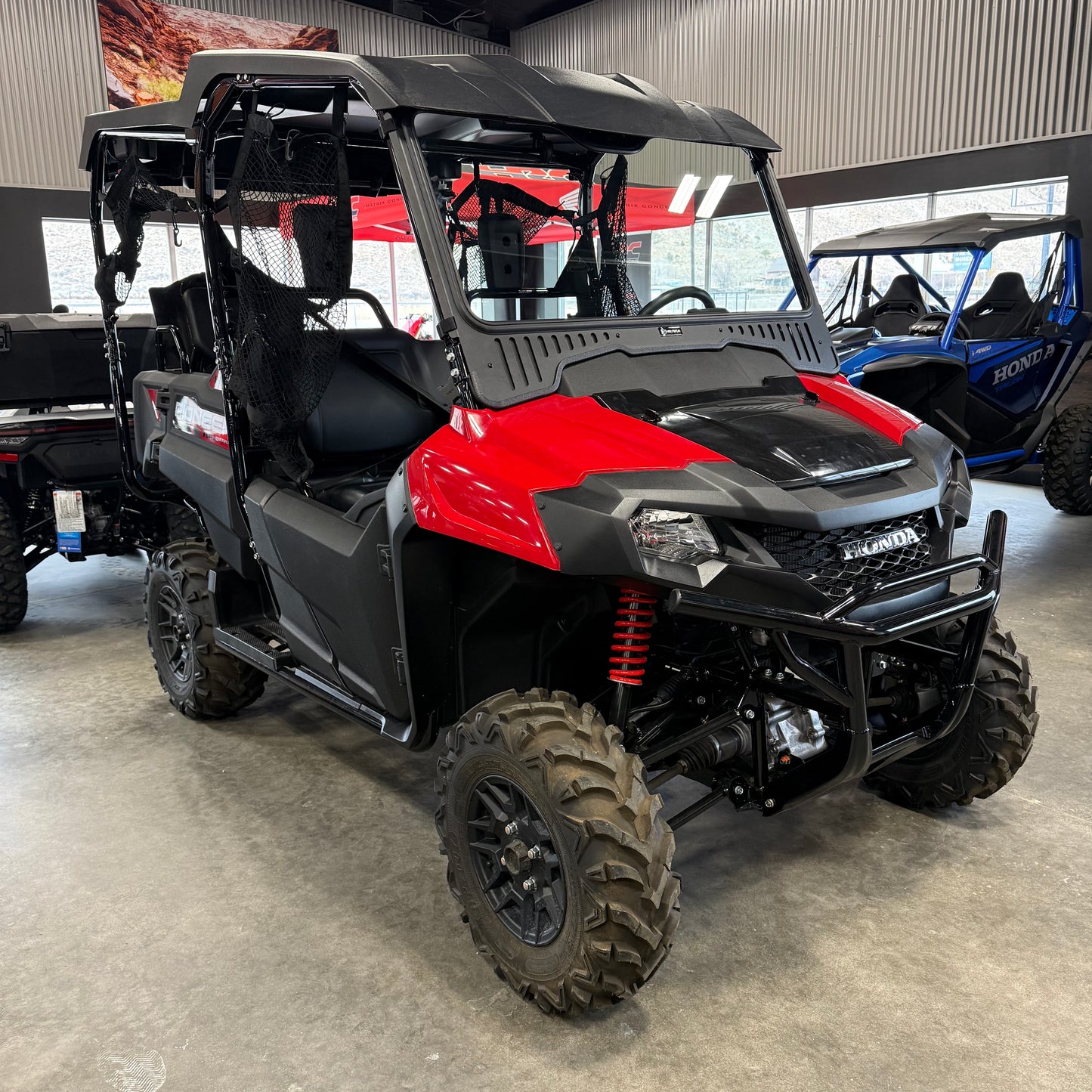 Honda Pioneer 700 Vented Glass Windshield