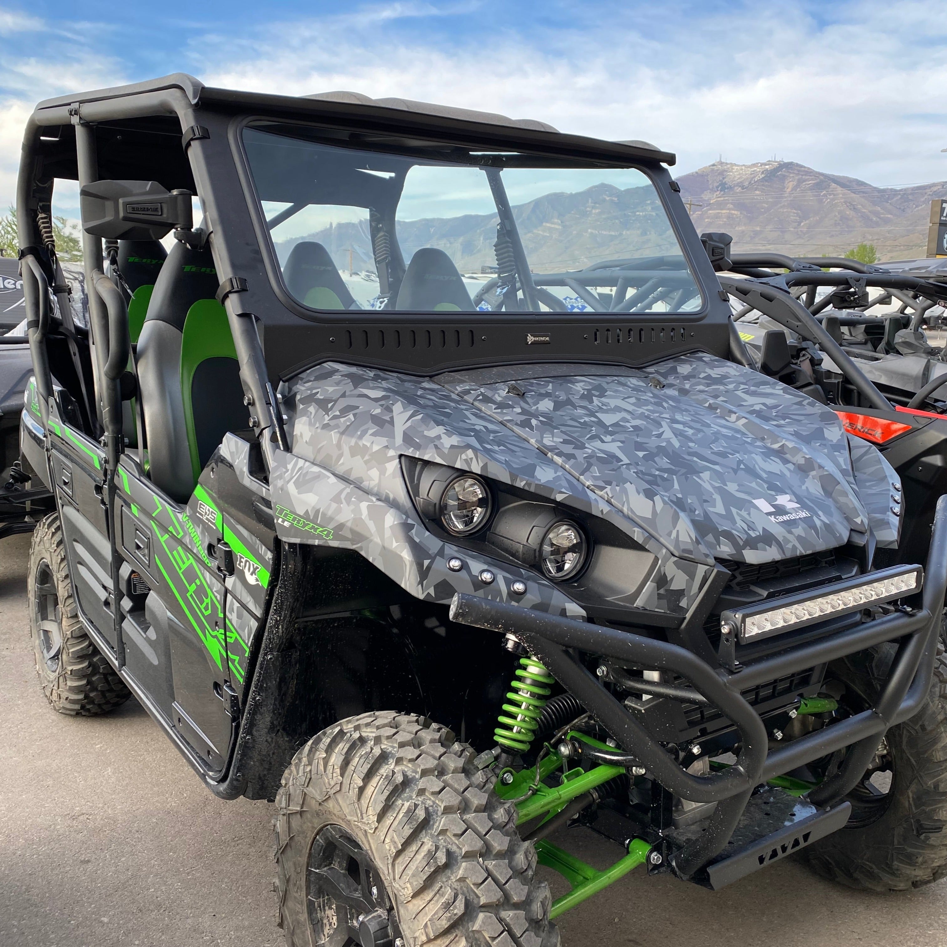 Kawasaki Teryx (2016-2025) Vented Glass Windshield – Bent Metal