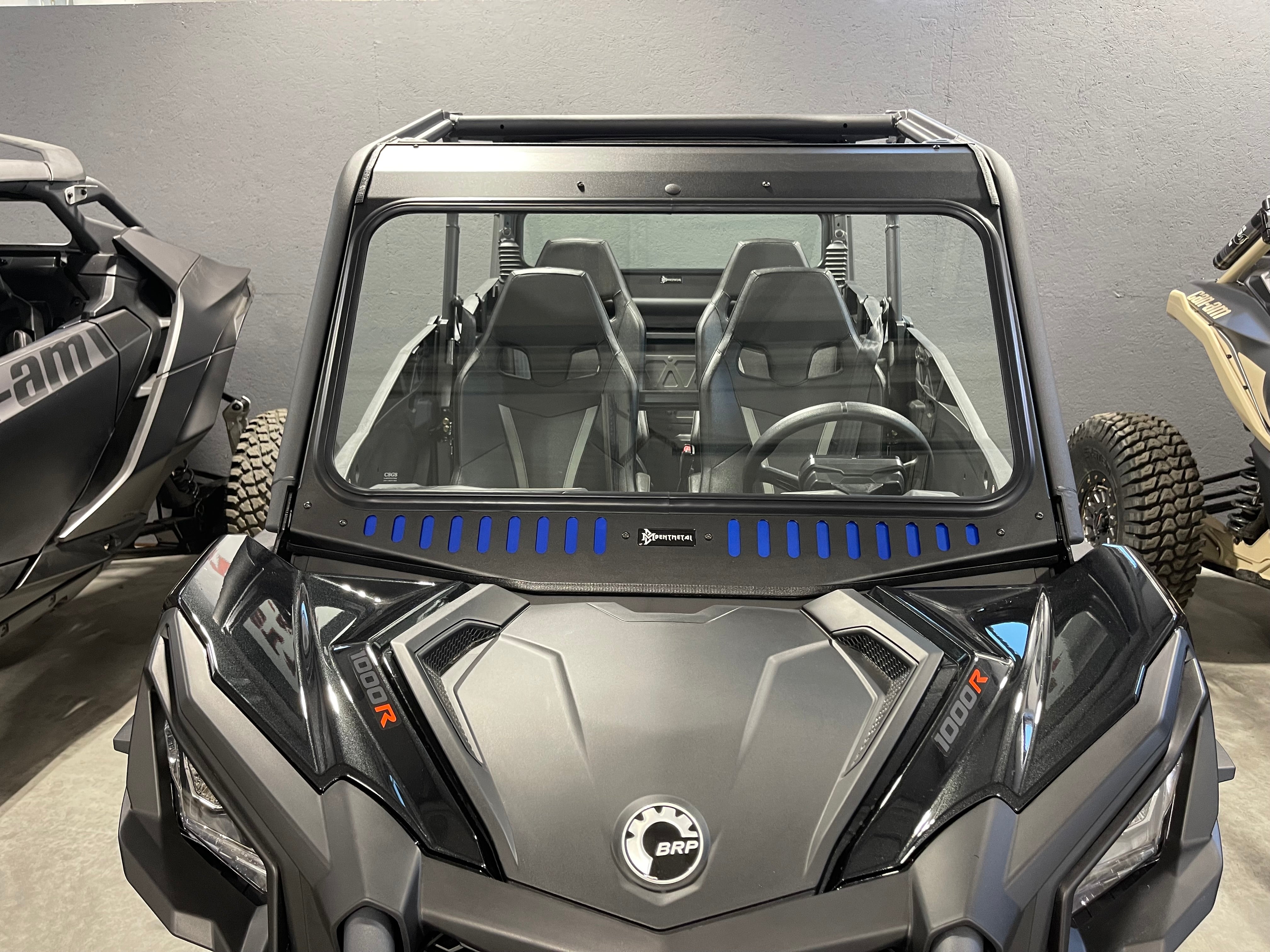 2018-2019 Maverick Trail/Sport Vented Glass Windshield – Bent