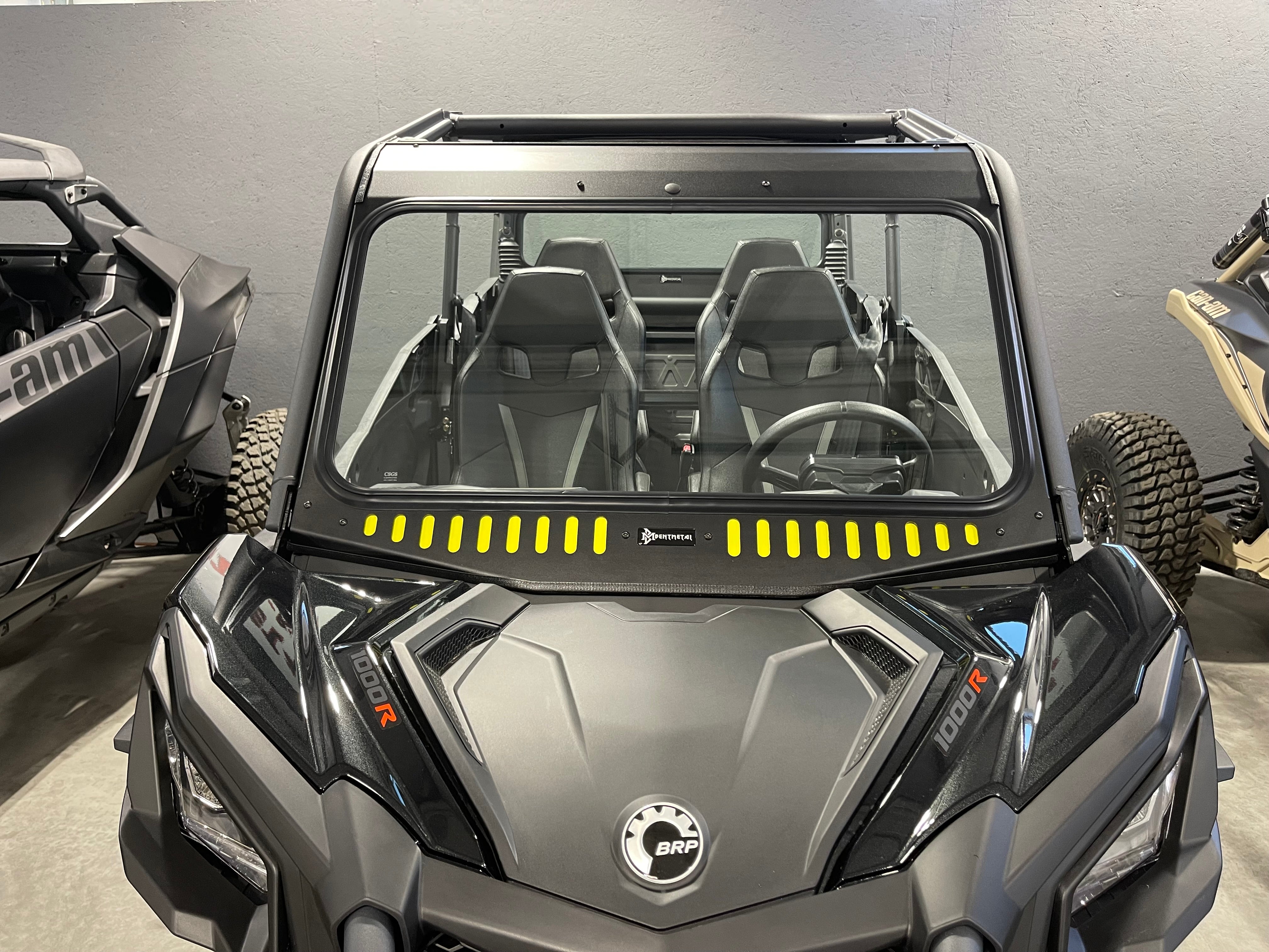 2018-2019 Maverick Trail/Sport Vented Glass Windshield – Bent