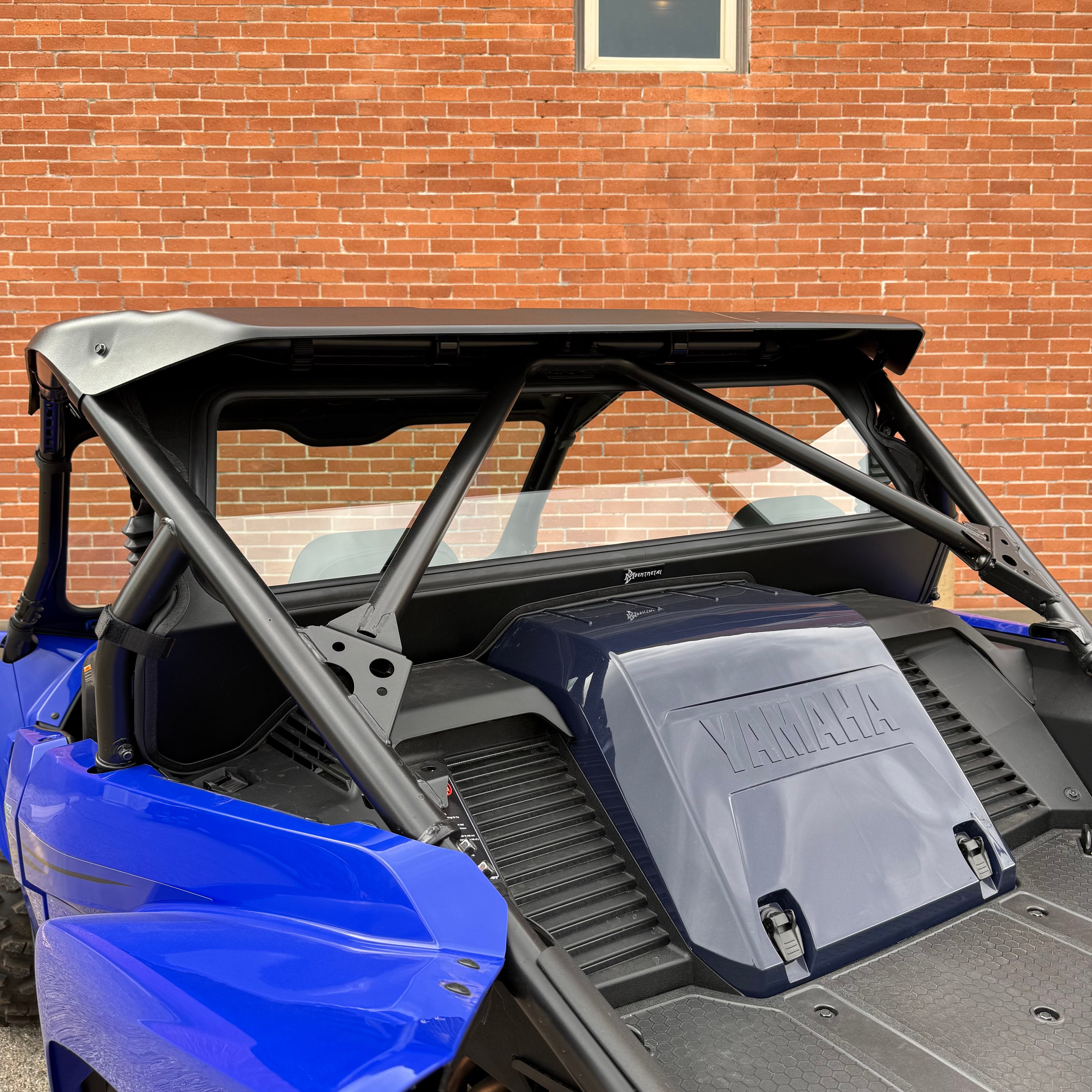 雨に撃たれる☔クロ 25✖️20パネルキャンバス Yamaha YXZ (2019-2026) Rear Glass Windshield – Bent Metal Off-Road